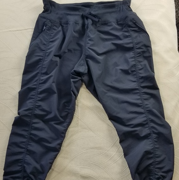 KirkLand Pants - **5 for $30**🤸‍♂️Kirkland Light Weight Crop Pants